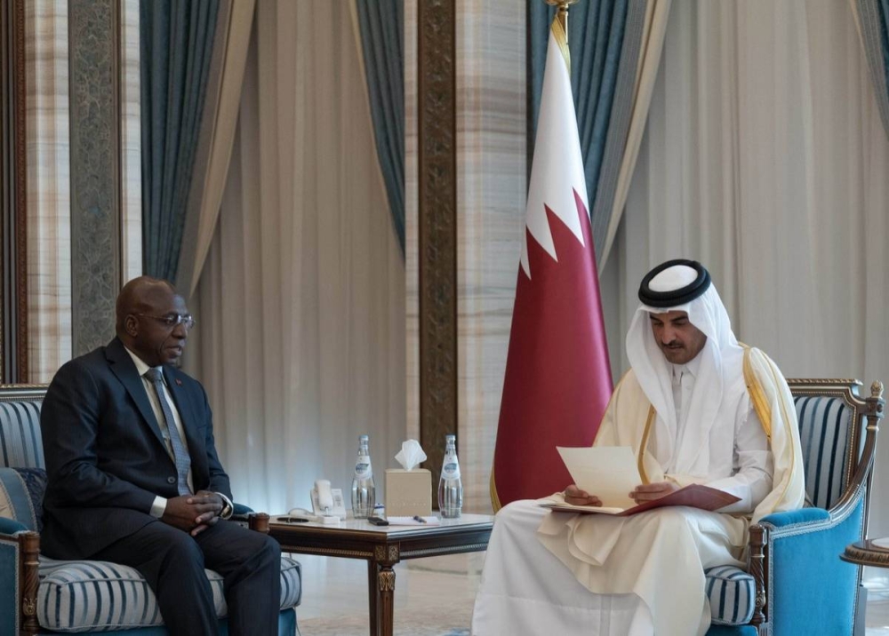 Amir Receives Written Message From President Of Angola Read Qatar