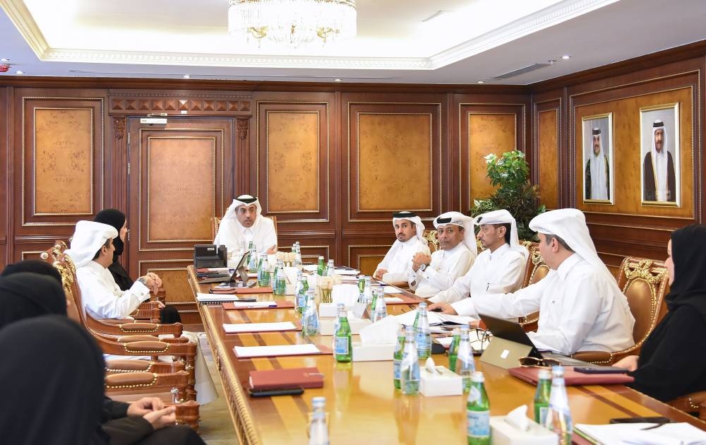 Labour Minister Presides Over Meeting Of Jusours Board Read Qatar