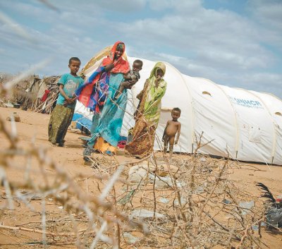 Kenya confirms closure of Somali refugee camp - Read Qatar Tribune on ...