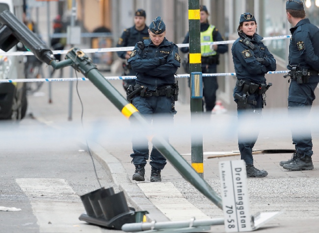 Uzbek Man Main Suspect In Stockholm Truck Attack - Read Qatar Tribune ...