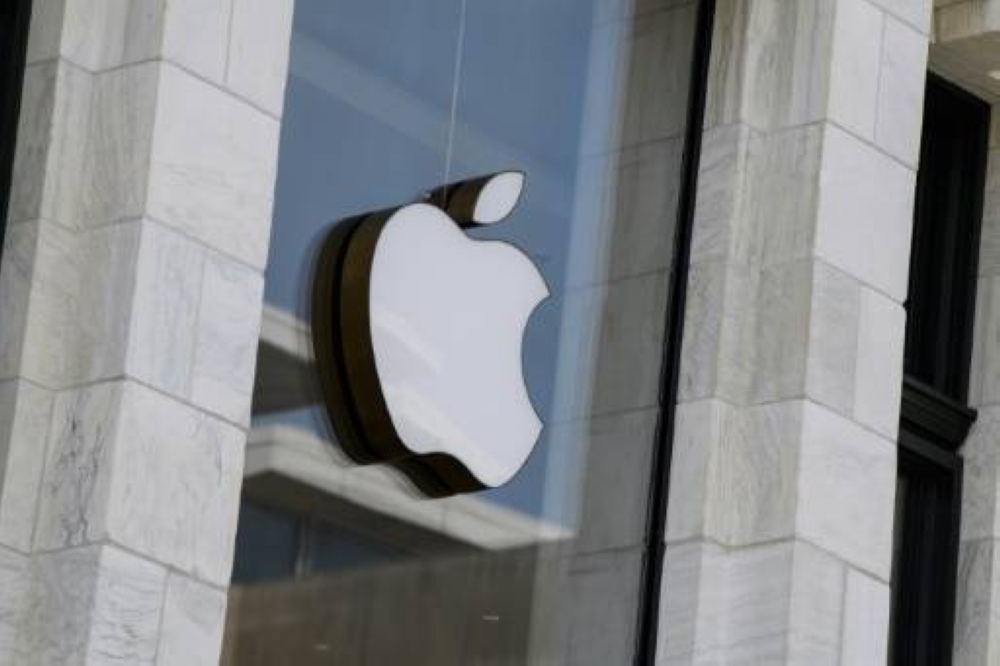 apple-store-workers-vote-to-form-their-first-us-union-read-qatar