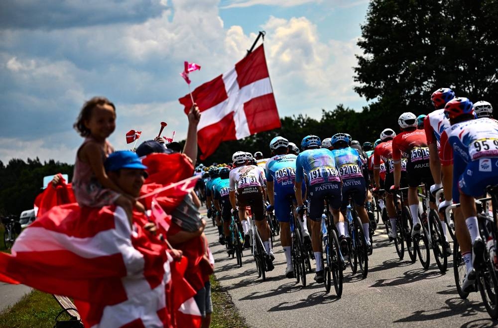 Tour de France organizers offer condolences Read Qatar Tribune on the