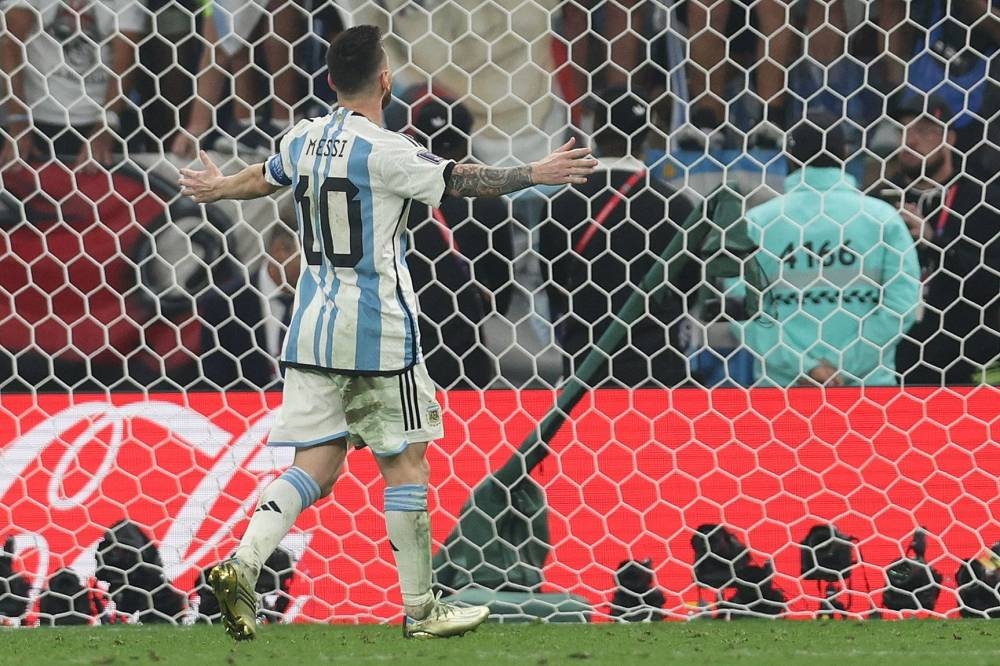 Half Virgin💦 on X: Messi may have won the award but his drip