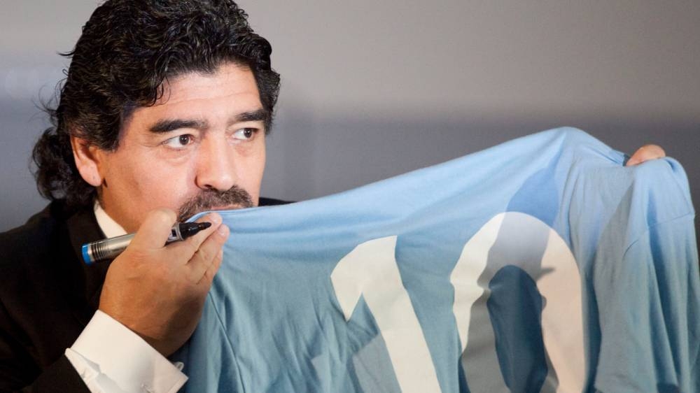 Diego Maradona: Napoli wear new kit against Roma in tribute to Argentina  legend, Football News