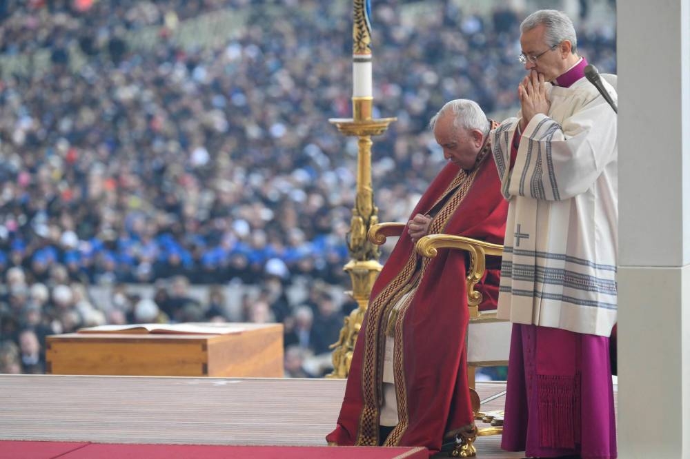 Many Thousands Attend Funeral Mass As Benedict XVI Buried In Vatican ...