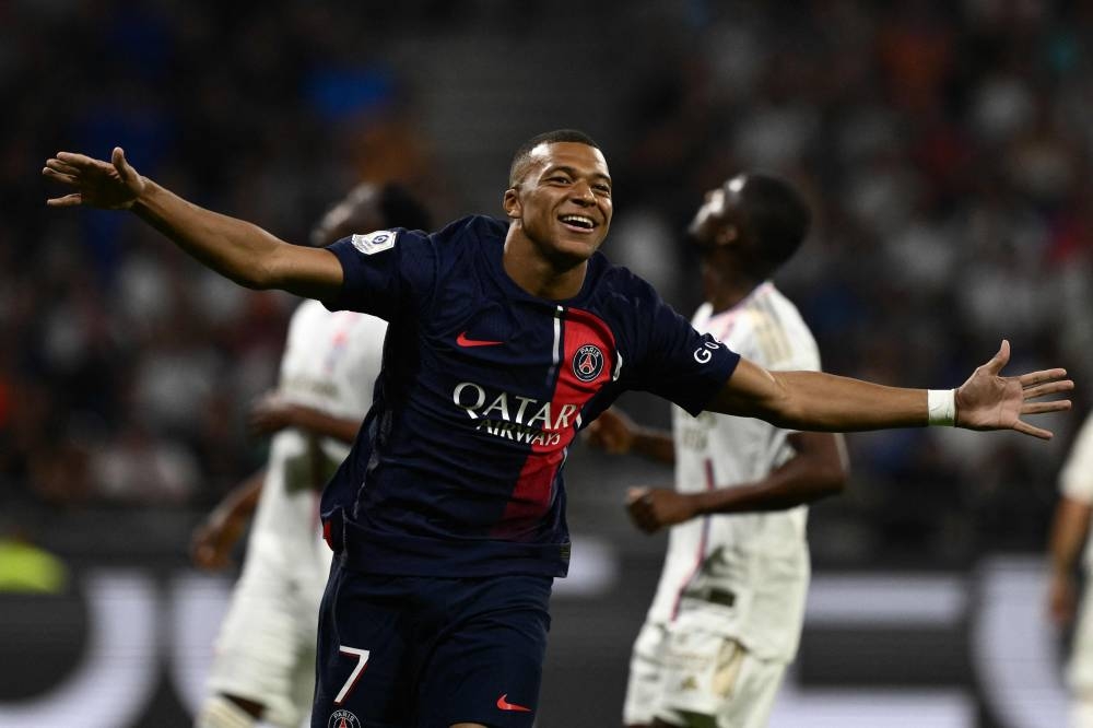 mbappe: Kylian Mbappe contract dispute overshadows start of Ligue