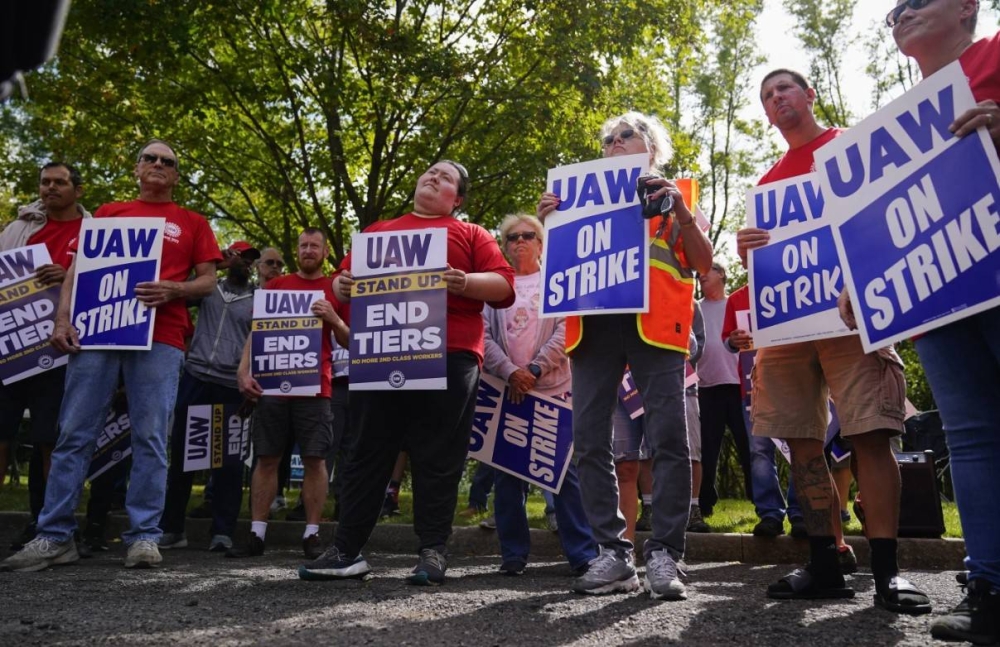 UAW Strike Is Growing. What You Need To Know As More Auto Workers Join ...