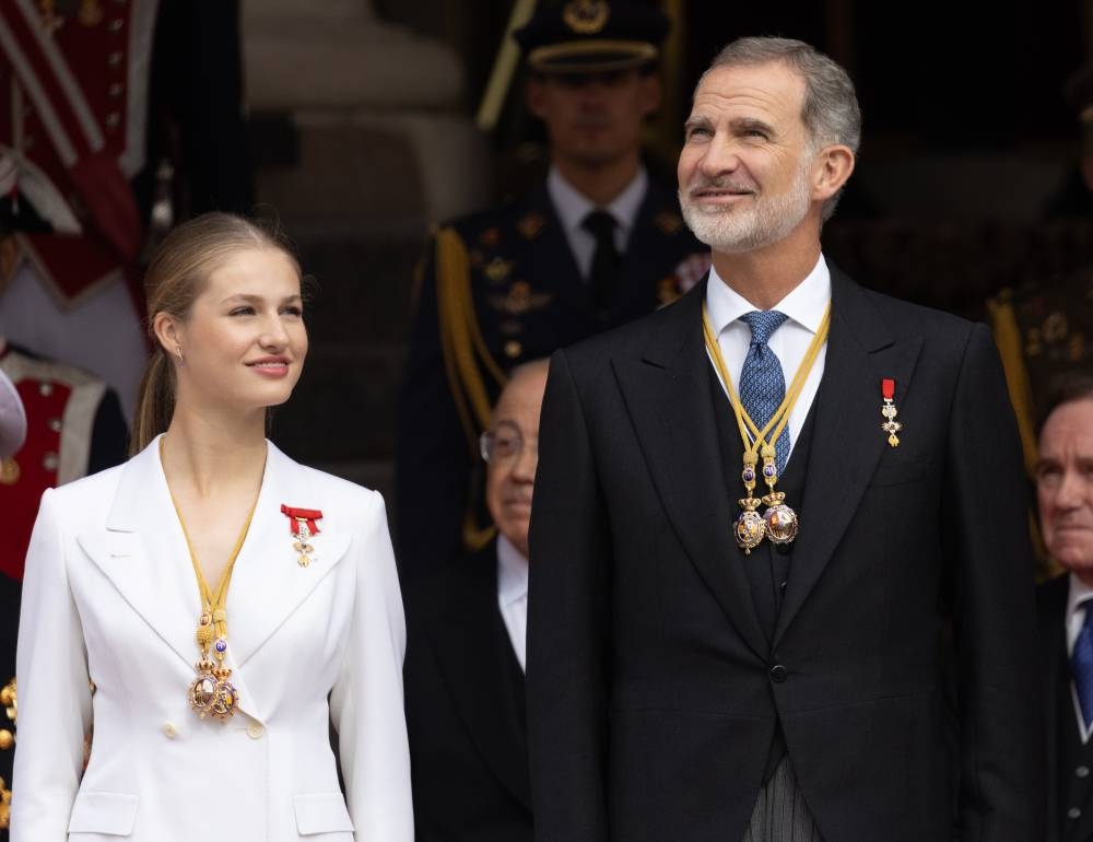 Spain's future queen, Princess Leonor, takes oath on turning 18 - Read  Qatar Tribune on the go for unrivalled news coverage